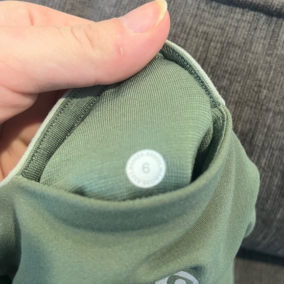 Lululemon Align Two-Tone Green Cropped Leggings 6 Workout Gym Activewear Running - Picture 4 of 5